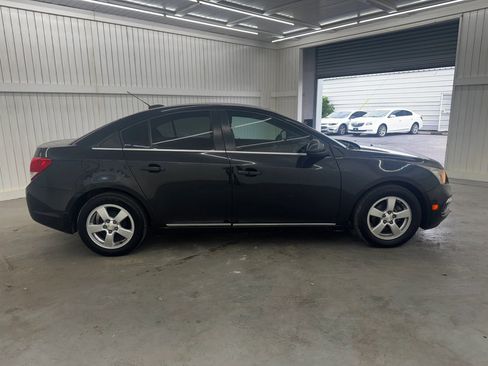 Used 2016 Chevrolet Cruze LT w/ Technology Package image 4