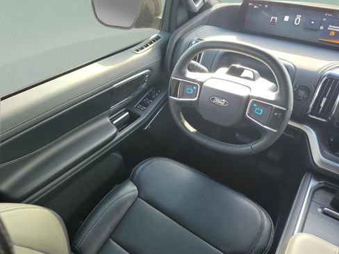 Used 2026 Ford Expedition Max Platinum w/ Stealth Performance Package AWD/4WD image 18