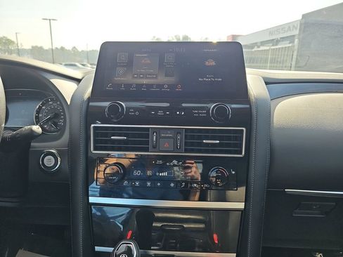 Used 2024 INFINITI QX80 Luxe image 25