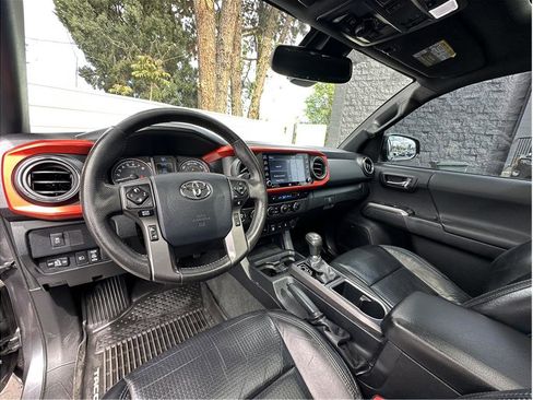 Used 2020 Toyota Tacoma TRD Off-Road w/ TRD Premium Off Road Package image 2