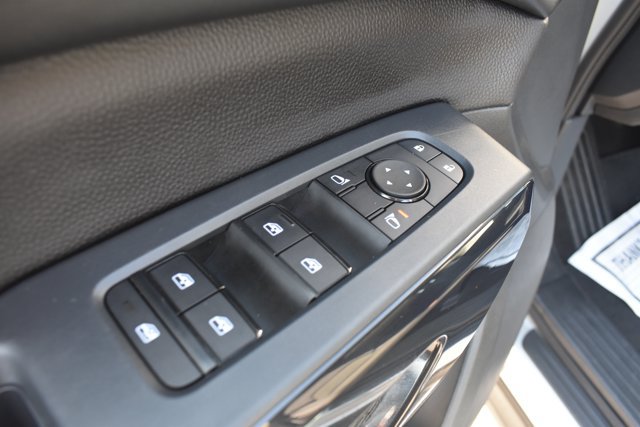 Used 2025 Nissan Pathfinder SV FWD image 11