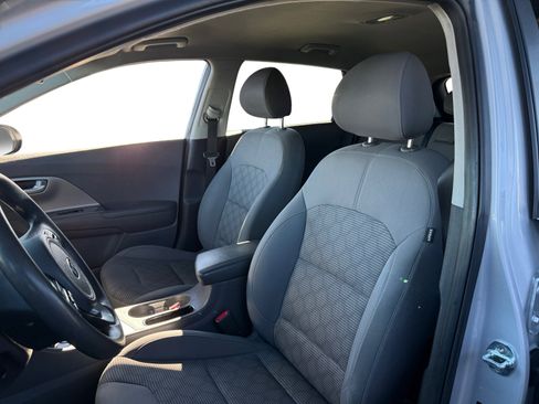 Used 2019 Kia Niro LX image 10