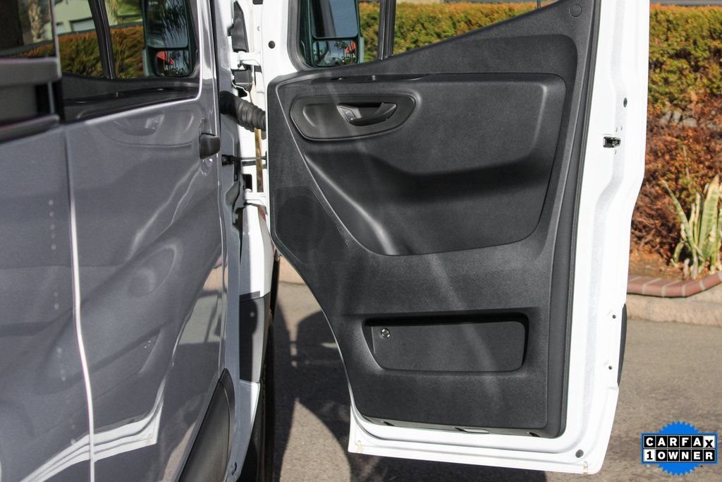 Used 2022 Mercedes-Benz Sprinter 2500 image 32
