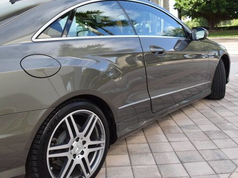 Used 2010 Mercedes-Benz E 550 Coupe image 24