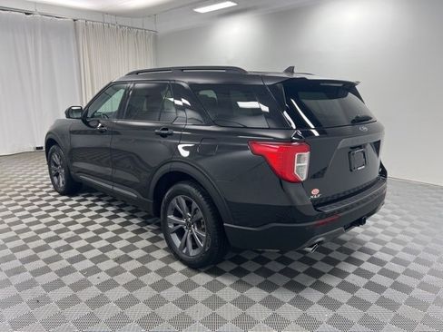 Used 2023 Ford Explorer XLT w/ Equipment Group 202A image 4