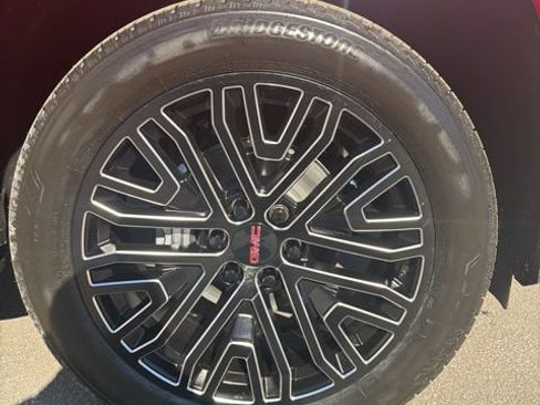 New 2026 GMC Yukon XL Elevation image 15