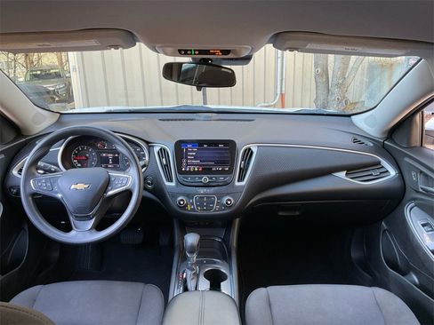 Used 2023 Chevrolet Malibu LT image 18