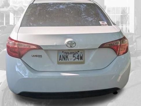 Used 2017 Toyota Corolla LE FWD image 4
