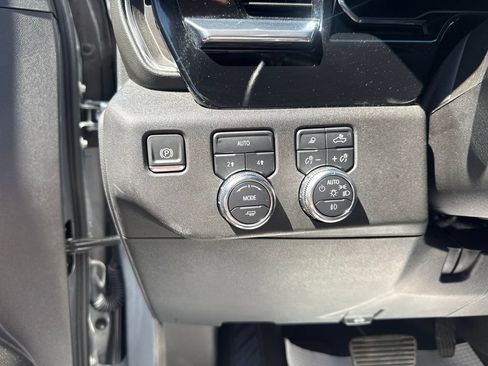 Used 2025 GMC Sierra 1500 SLT AWD/4WD image 21