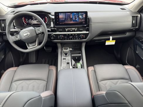 New 2026 Nissan Pathfinder Platinum image 13