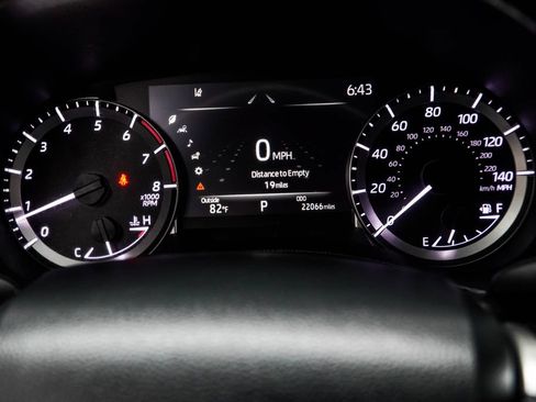 Used 2023 Toyota Highlander LE FWD image 32