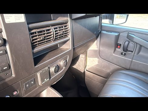 Used 2021 GMC Savana 3500 Extended w/ Power Convenience Package image 19