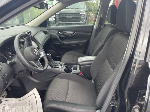 Used 2020 Nissan Rogue S w/ Special Edition Package FWD image 13