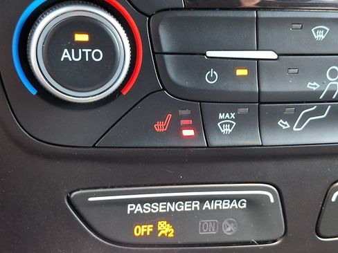 Used 2018 Ford Escape SE w/ SE Sport Appearance Package FWD image 24