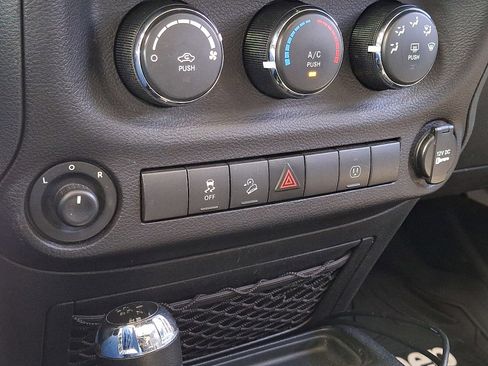 Used 2017 Jeep Wrangler Unlimited Sahara w/ Dual Top Group AWD/4WD image 24