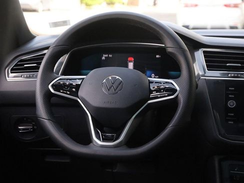 Used 2022 Volkswagen Tiguan SE R-Line image 24
