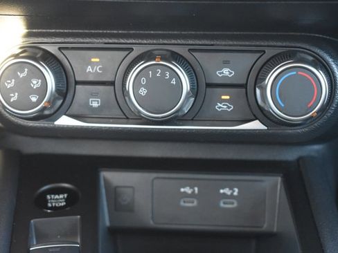 Used 2025 Nissan Kicks SV image 24