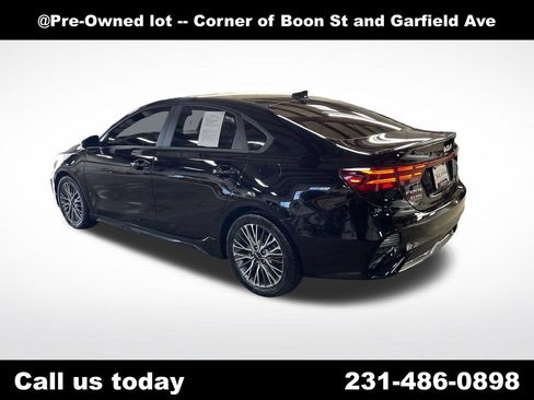 Used 2022 Kia Forte GT-Line w/ GT-Line Technology Package FWD image 3