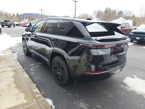 Used 2025 Jeep Wagoneer S Launch Edition image 4