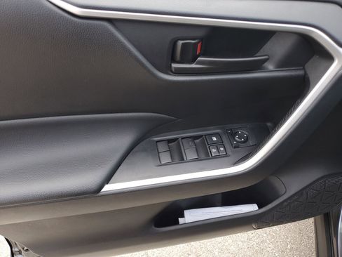 Certified 2024 Toyota RAV4 LE AWD/4WD image 20