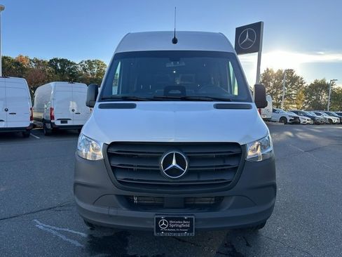 Used 2025 Mercedes-Benz Sprinter 2500 image 2