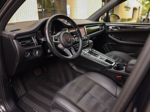 Used 2021 Porsche Macan AWD/4WD image 4