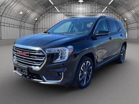 Used 2022 GMC Terrain SLT w/ Tech Package AWD/4WD image 3