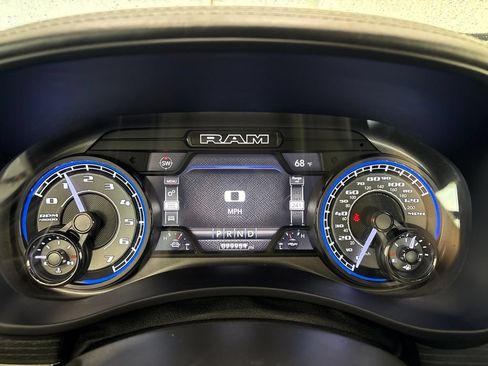 Used 2022 RAM 2500 Limited AWD/4WD image 37