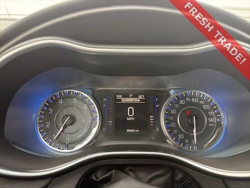 Used 2015 Chrysler 200 Limited image 8