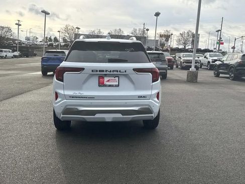 New 2026 GMC Terrain Denali w/ LPO, Black Badging Package image 5