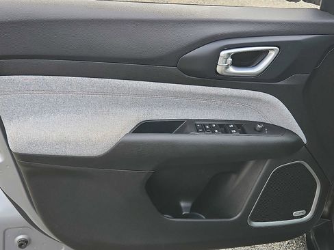 Certified 2023 Jeep Compass Latitude w/ Sun and Sound Group image 12