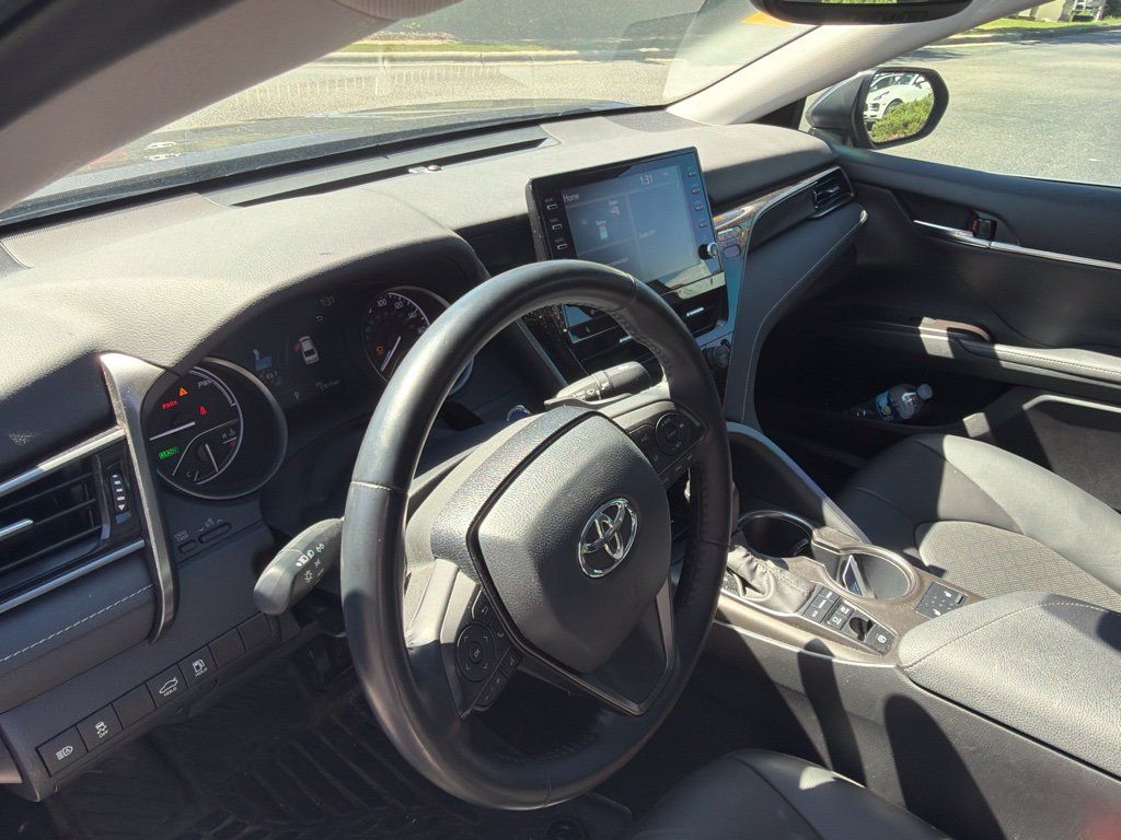 Used 2022 Toyota Camry XSE FWD image 8