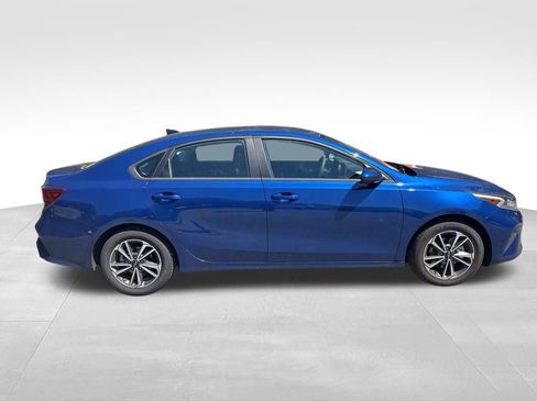 Used 2023 Kia Forte LXS FWD image 6