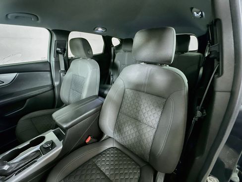 Used 2019 Chevrolet Blazer LT FWD image 19