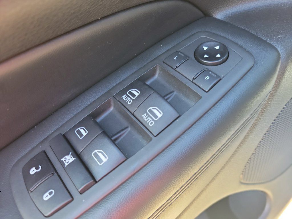 Used 2021 Jeep Grand Cherokee Laredo X RWD image 14