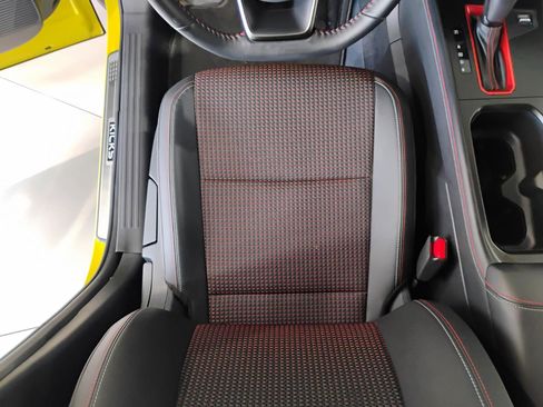 Used 2025 Nissan Kicks SR w/ Illumination Package image 70