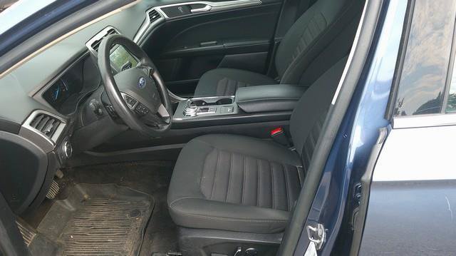 Used 2018 Ford Fusion SE w/ Fusion SE Technology Package FWD image 5