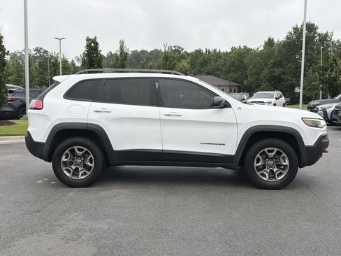 Used 2019 Jeep Cherokee Trailhawk AWD/4WD image 2