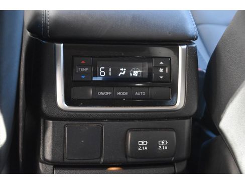 Used 2022 Subaru Ascent Onyx Edition image 18