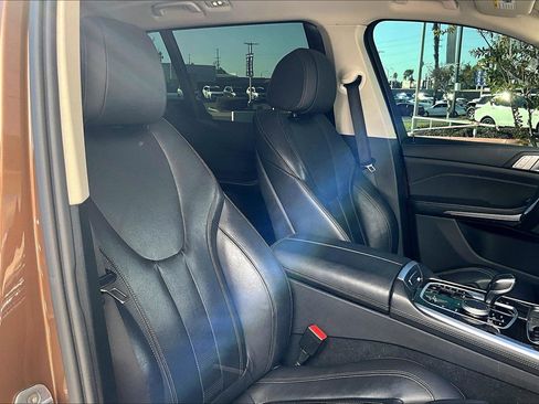 Used 2020 BMW X7 xDrive40i w/ Premium Package image 7