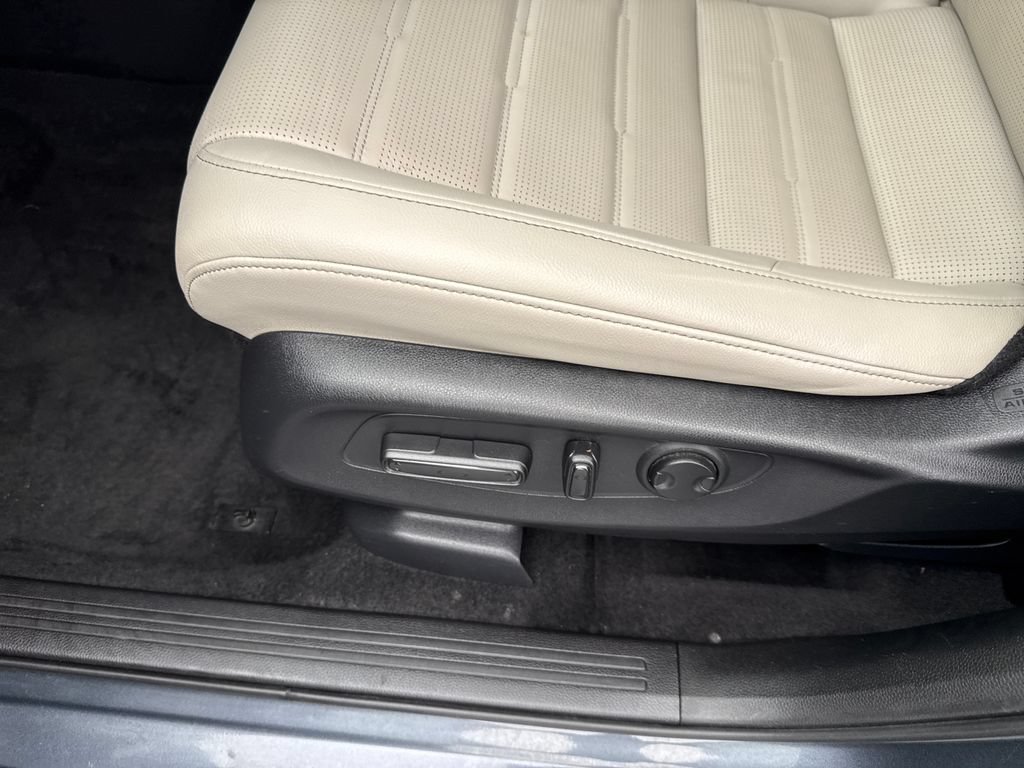 Certified 2025 Honda CR-V EX-L image 12
