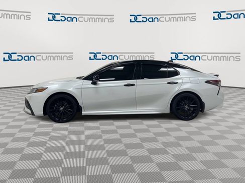 Used 2022 Toyota Camry XSE w/ Navigation Package FWD image 5