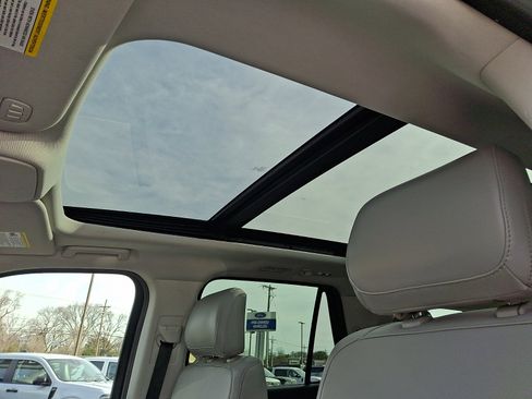 Used 2025 Ford Expedition Active image 16