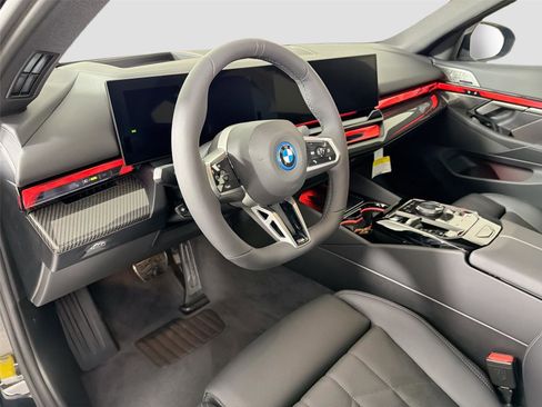 New 2026 BMW i5 eDrive40 w/ M Sport Package RWD image 9