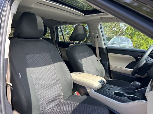 Used 2023 Toyota Highlander L image 41