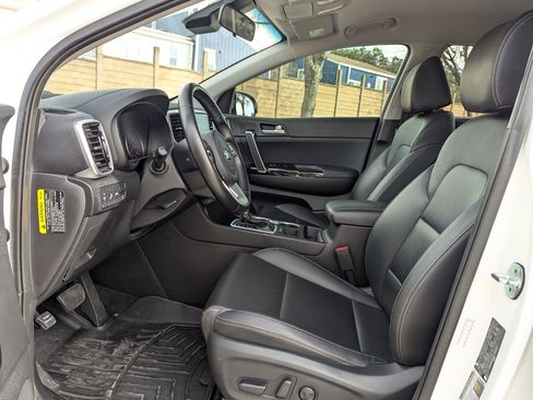 Used 2020 Kia Sportage EX image 10