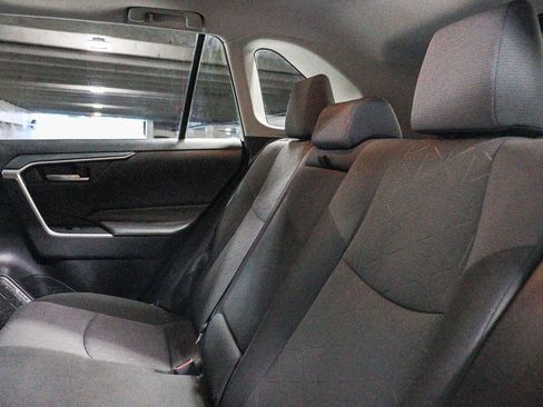 Certified 2019 Toyota RAV4 XLE w/ Convenience Package FWD image 21
