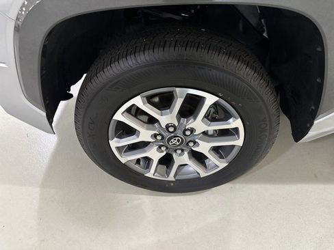 Used 2022 Toyota Tundra 1794 Edition image 11