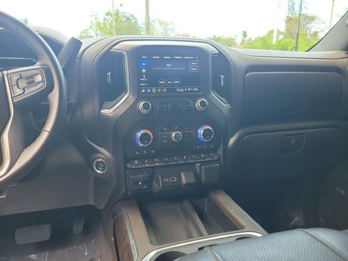 Certified 2023 GMC Sierra 2500 Denali w/ Denali Ultimate Package AWD/4WD image 19