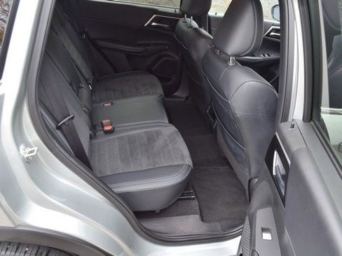 Used 2024 Mitsubishi Outlander SE image 36